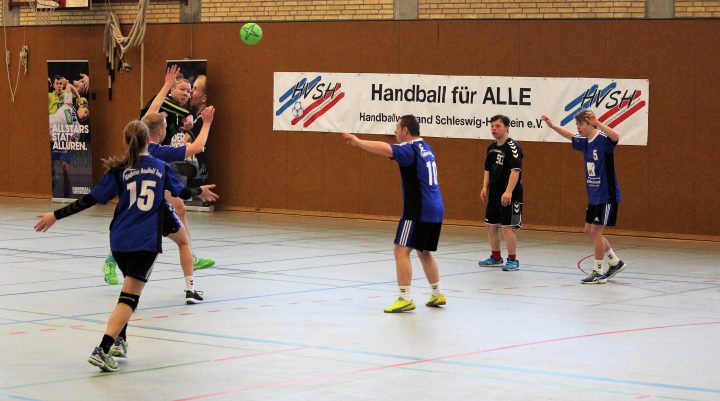 Handballteams in Aktion beim "Tag des inklusiven Handballs" in Kronshagen. Foto: HVSH